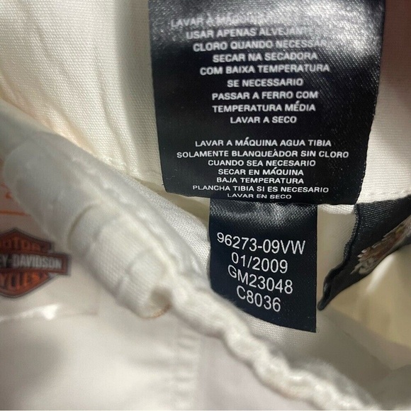 Harley Davidson Y2K Bermuda Shorts Capris Biker Studded  -White size 4 NWT - Picture 3 of 11